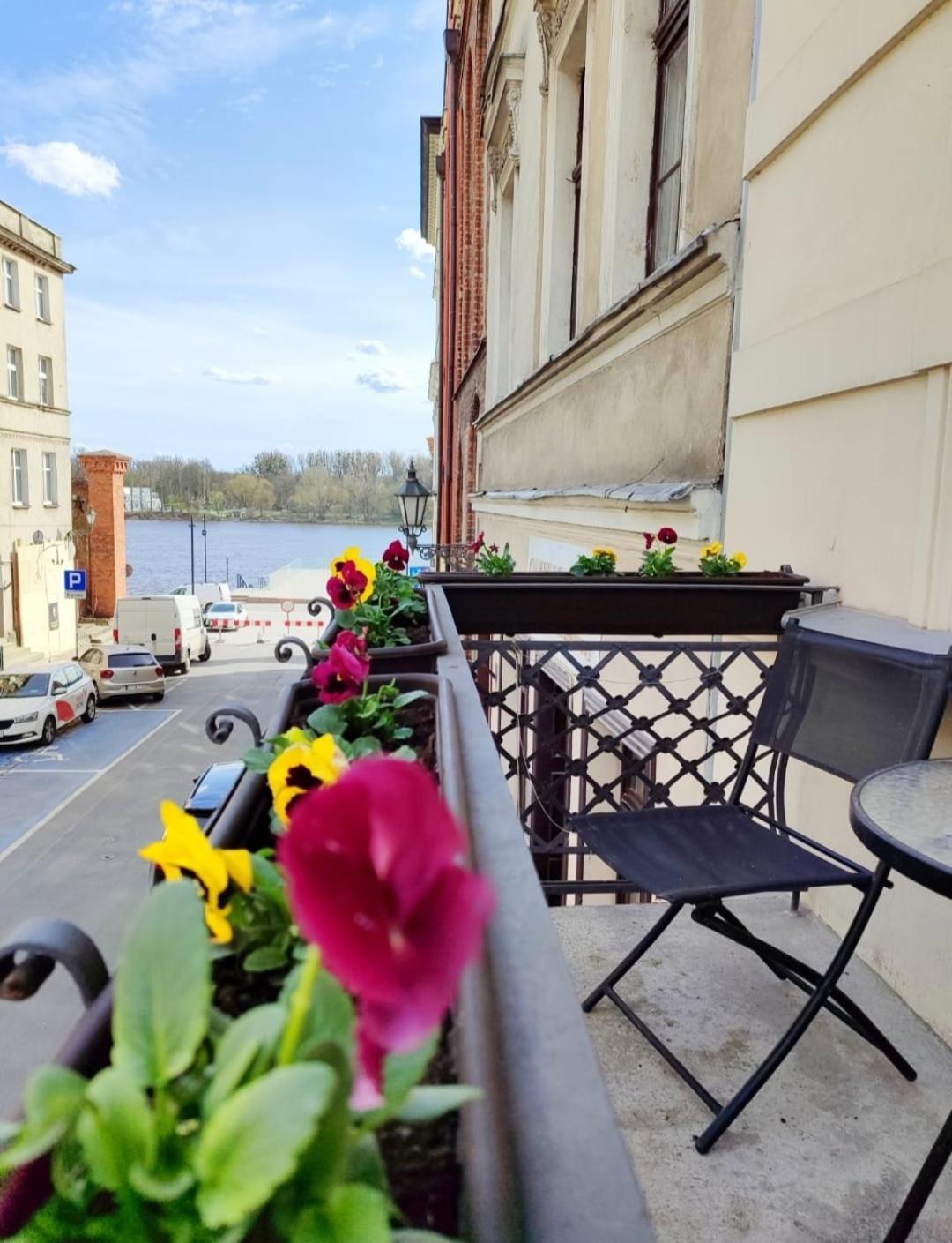 Aparthotel Przy Bulwarze By Rentoom Torun Bagian luar foto