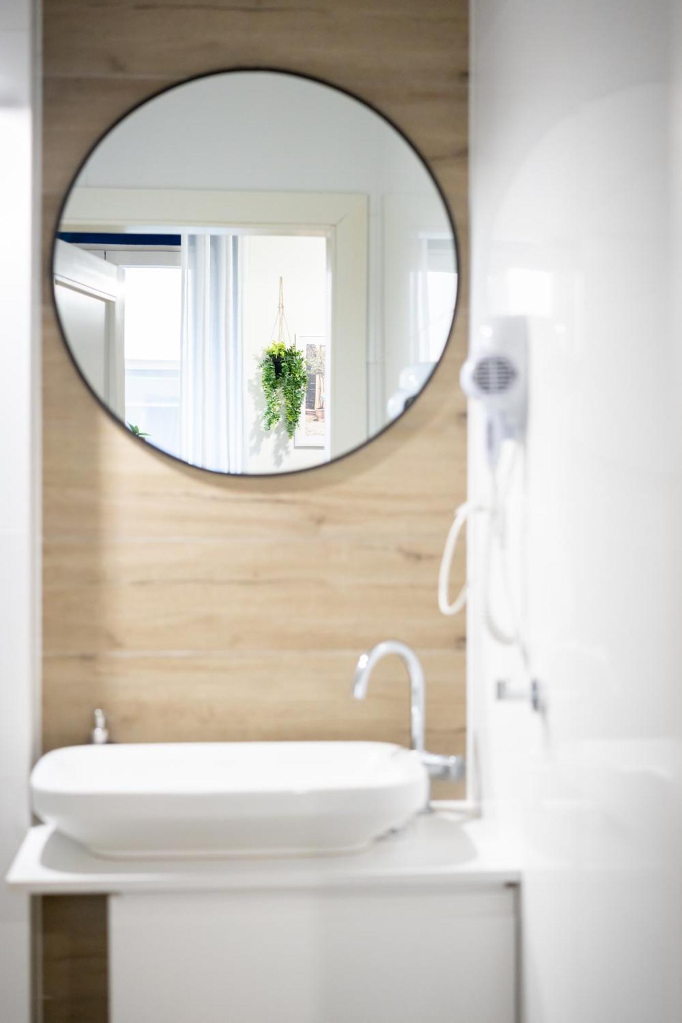 Aparthotel Przy Bulwarze By Rentoom Torun Bagian luar foto